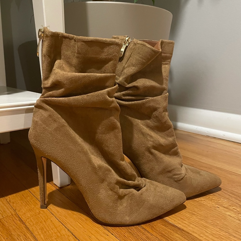 “So Me” brown suede pointed toe boots